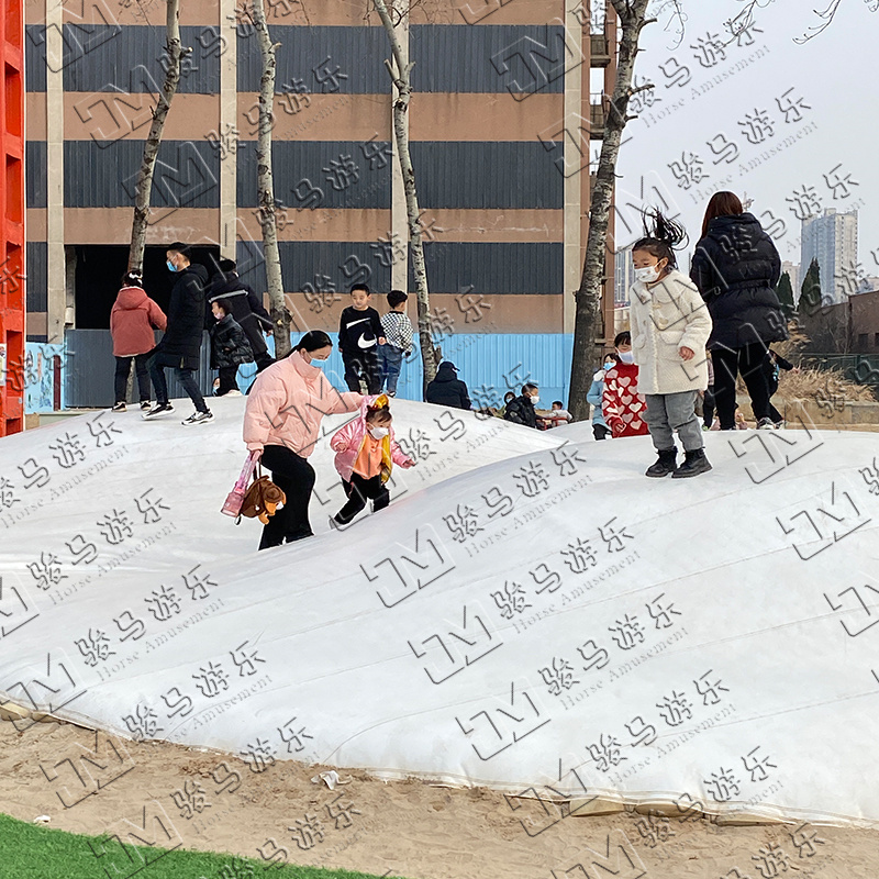 無動(dòng)力游樂設(shè)備