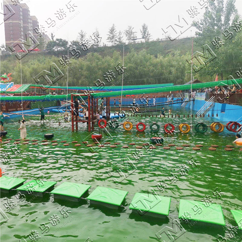 水上拓展樂(lè)園